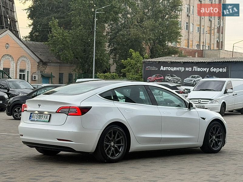 Седан Tesla Model 3 2020 в Киеве