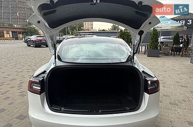Седан Tesla Model 3 2020 в Києві