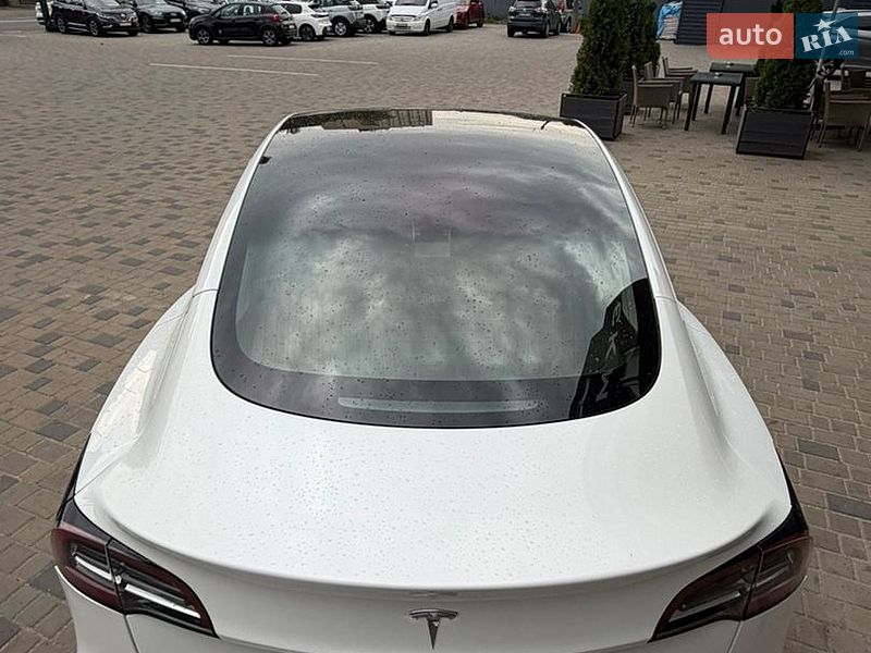 Седан Tesla Model 3 2020 в Києві