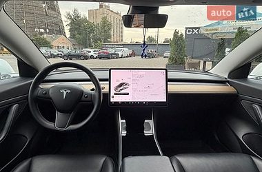 Седан Tesla Model 3 2020 в Киеве