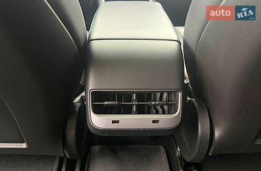 Седан Tesla Model 3 2020 в Києві