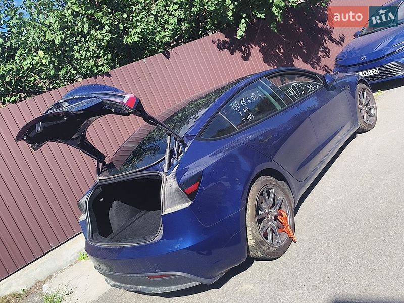 Седан Tesla Model 3 2025 в Києві
