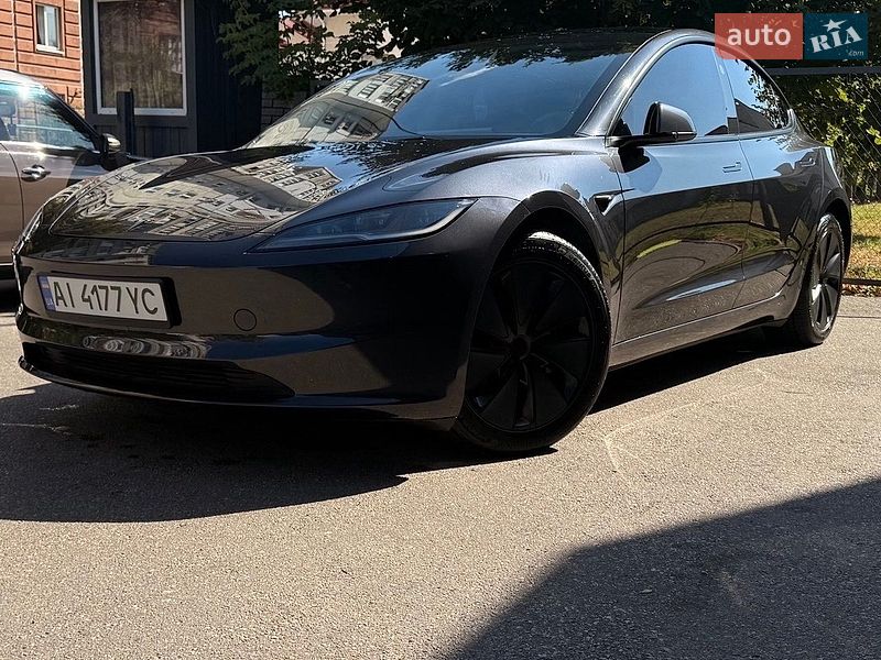 Tesla Model 3 2024