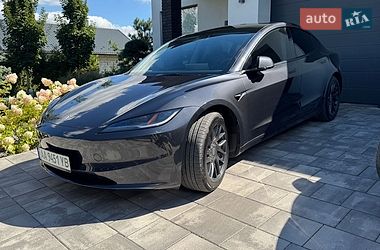 Седан Tesla Model 3 2024 в Києві