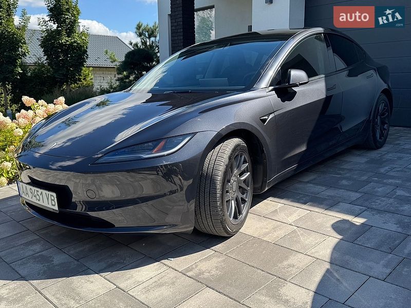 Седан Tesla Model 3 2024 в Києві