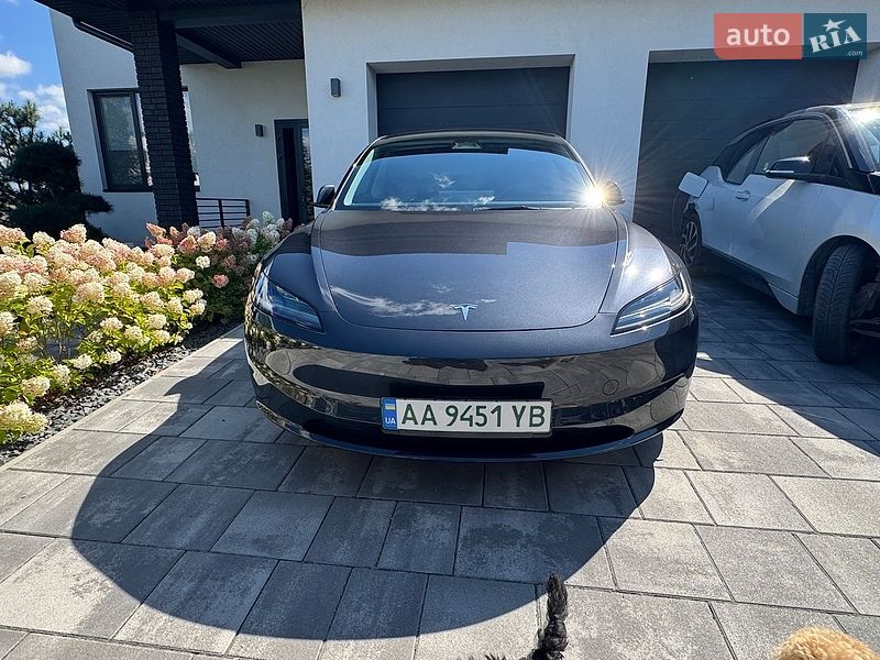 Седан Tesla Model 3 2024 в Києві