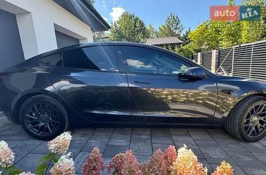 Седан Tesla Model 3 2024 в Києві
