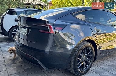 Седан Tesla Model 3 2024 в Києві