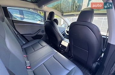 Седан Tesla Model 3 2024 в Києві