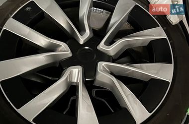 Седан Tesla Model 3 2024 в Киеве