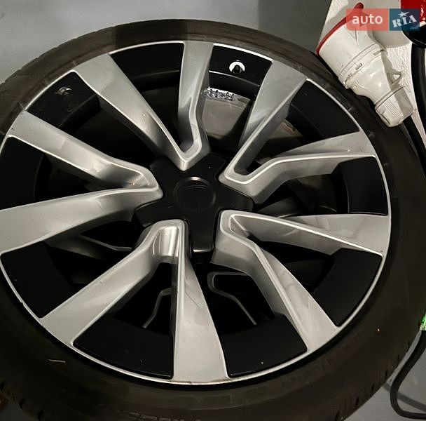 Седан Tesla Model 3 2024 в Киеве