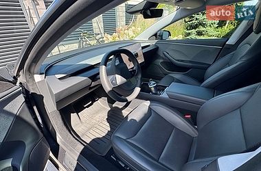 Седан Tesla Model 3 2024 в Києві