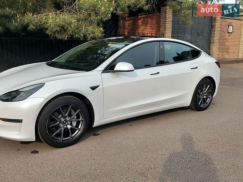 Седан Tesla Model 3 2021 в Луцке Седан Tesla Model 3 2021 в Луцке