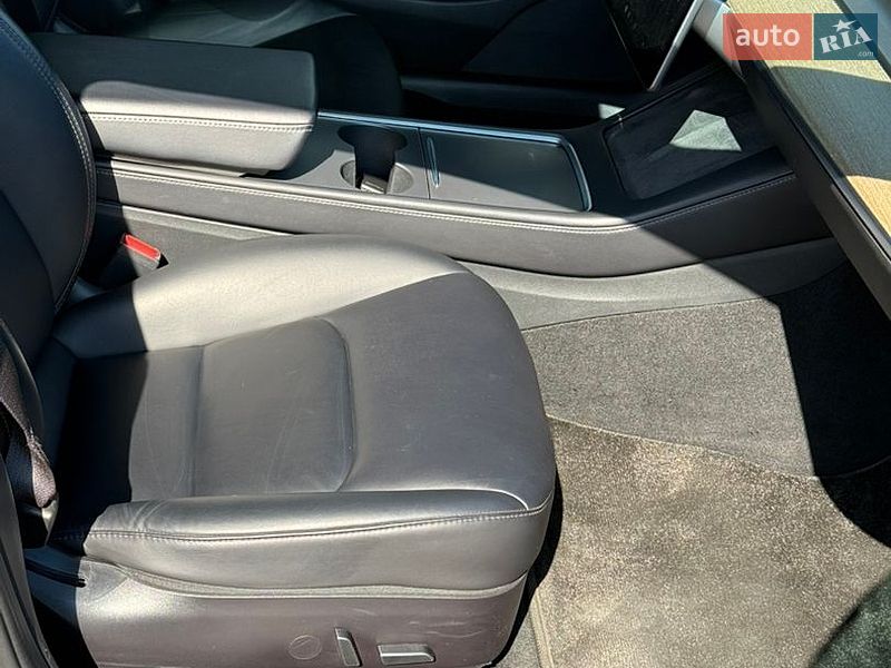 Седан Tesla Model 3 2021 в Одессе