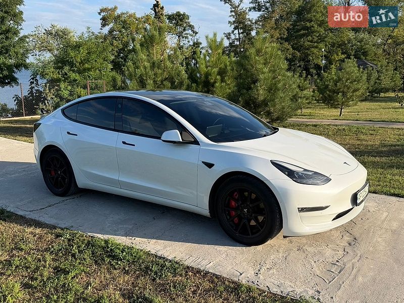 Седан Tesla Model 3 2021 в Запорожье