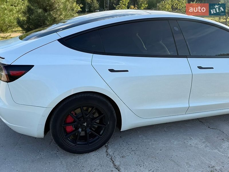 Седан Tesla Model 3 2021 в Запорожье