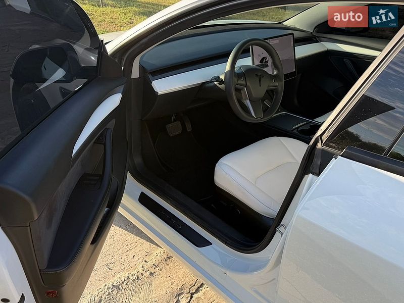 Седан Tesla Model 3 2021 в Запорожье