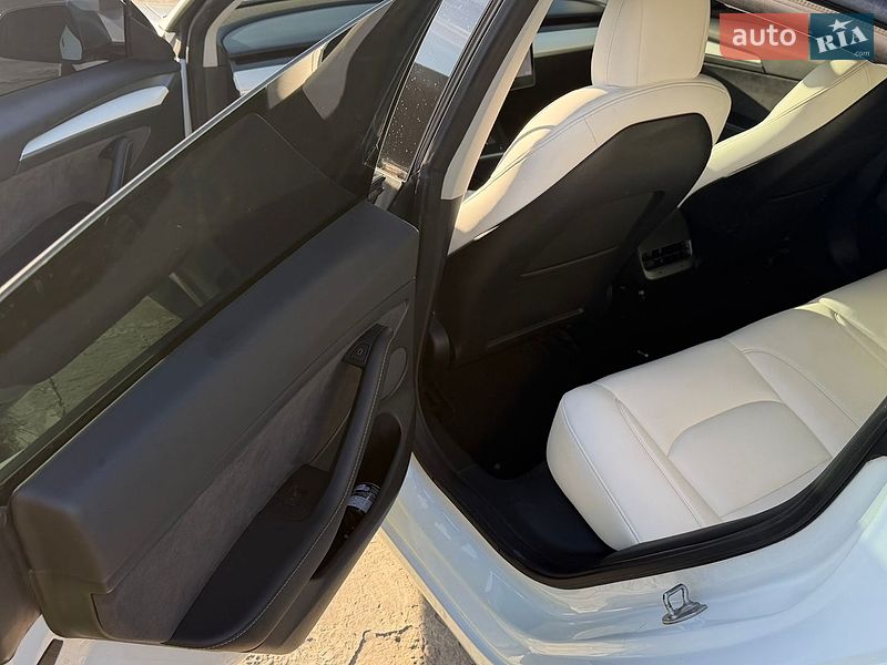 Седан Tesla Model 3 2021 в Запорожье