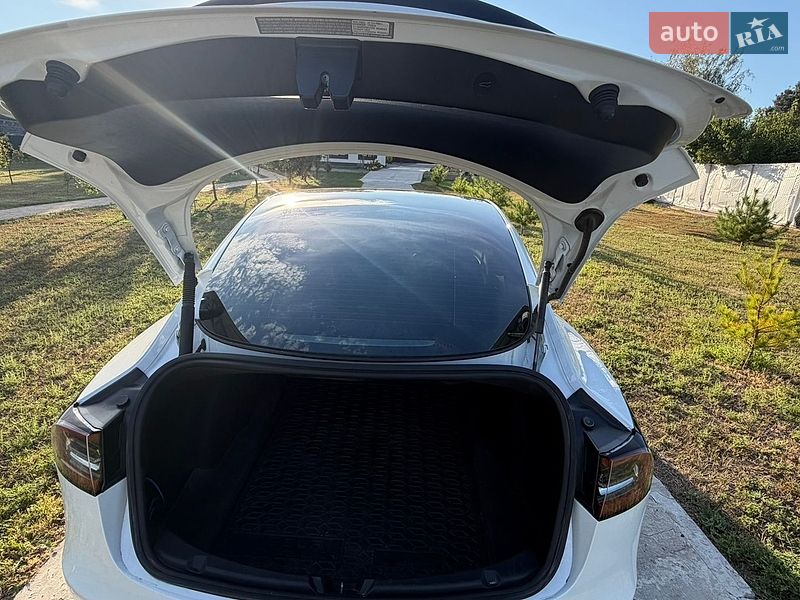 Седан Tesla Model 3 2021 в Запорожье
