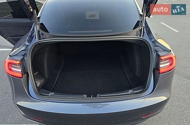 Седан Tesla Model 3 2023 в Днепре