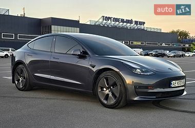Седан Tesla Model 3 2023 в Дніпрі