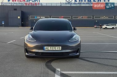 Седан Tesla Model 3 2023 в Днепре