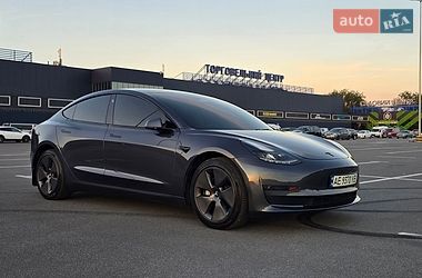 Седан Tesla Model 3 2023 в Днепре