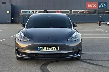 Седан Tesla Model 3 2023 в Днепре