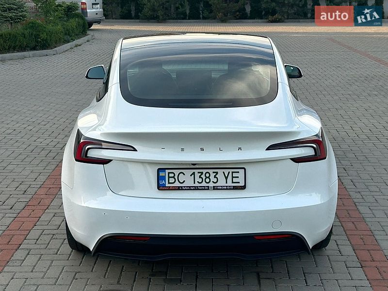 Седан Tesla Model 3 2024 в Львові