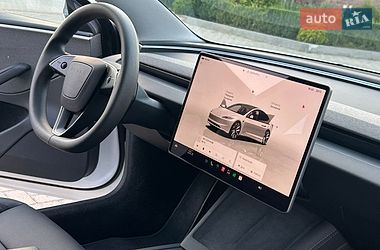 Седан Tesla Model 3 2024 в Львові