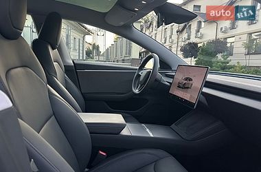 Седан Tesla Model 3 2024 в Львові