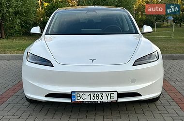 Седан Tesla Model 3 2024 в Львові
