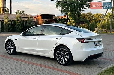 Седан Tesla Model 3 2024 в Львові