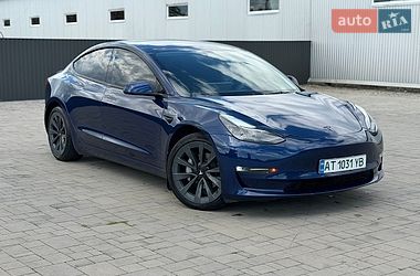 Седан Tesla Model 3 2022 в Калуші