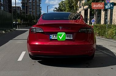 Седан Tesla Model 3 2022 в Киеве