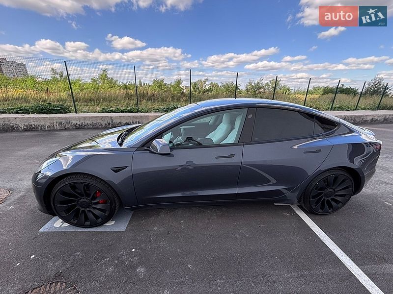 Седан Tesla Model 3 2022 в Києві