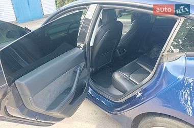 Седан Tesla Model 3 2021 в Томаковке