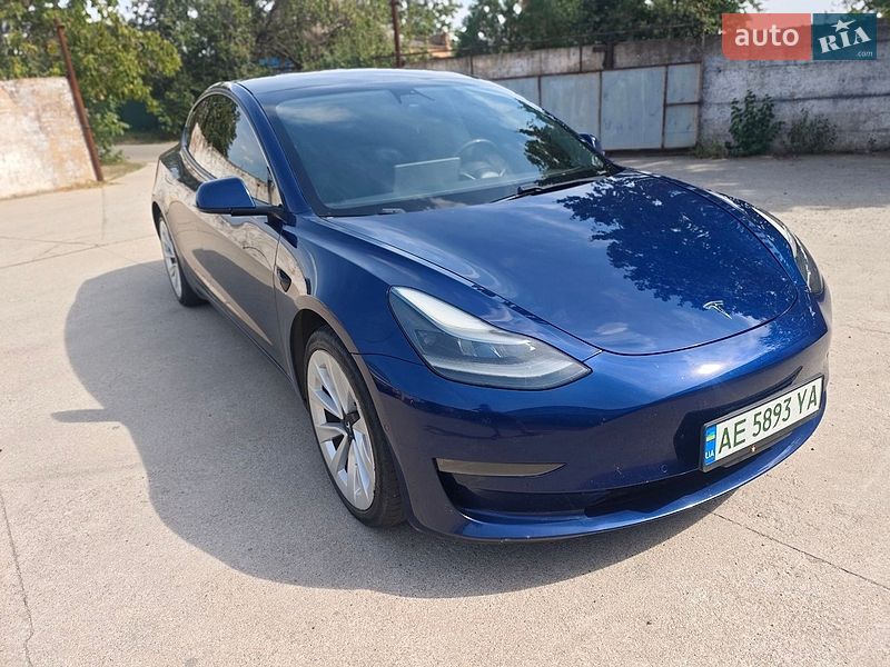 Tesla Model 3 2021