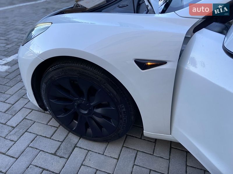 Седан Tesla Model 3 2023 в Києві фото 29 Седан Tesla Model 3 2023 в Києві