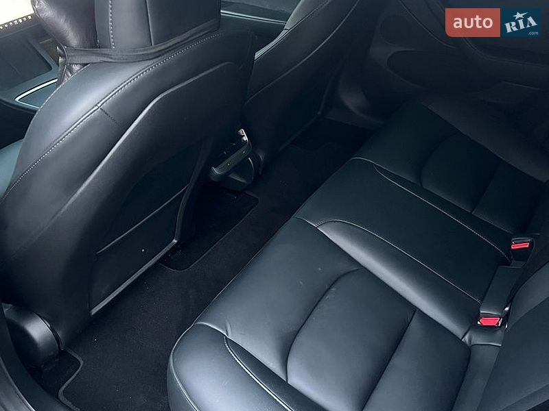 Седан Tesla Model 3 2021 в Днепре