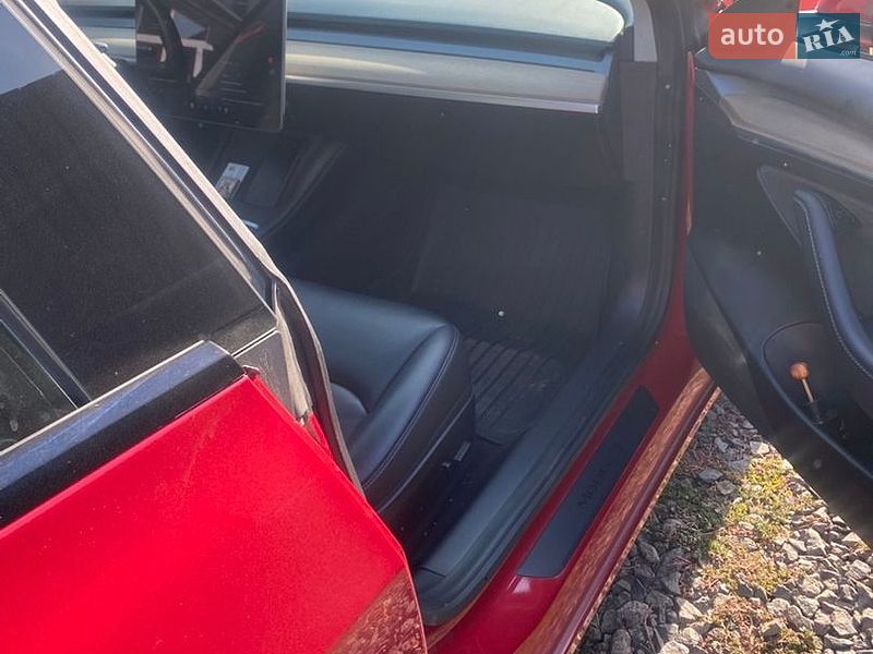 Седан Tesla Model 3 2021 в Харкові