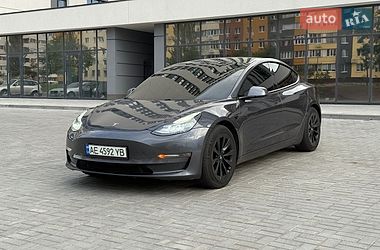Седан Tesla Model 3 2021 в Дніпрі