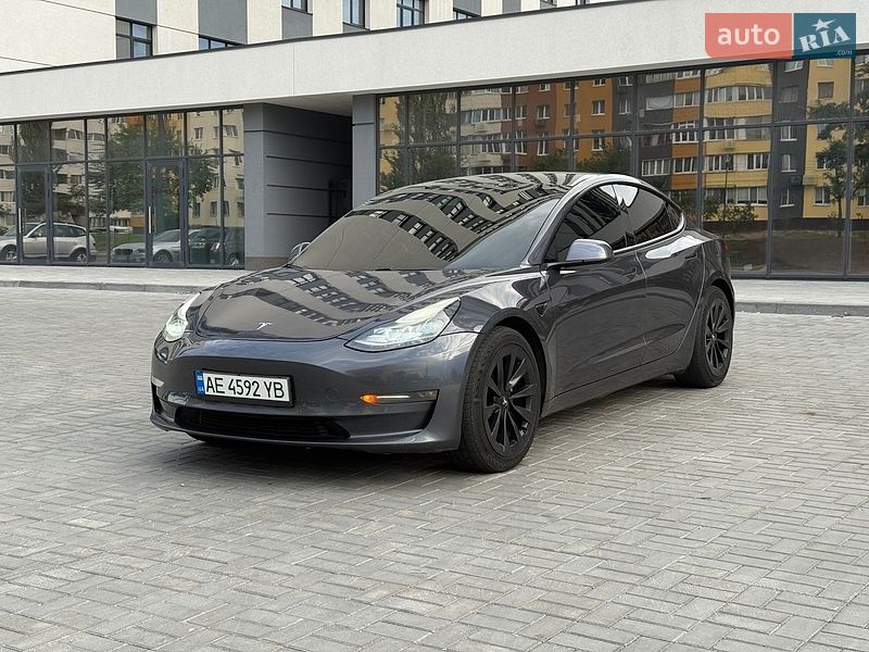 Седан Tesla Model 3 2021 в Днепре фото Седан Tesla Model 3 2021 в Днепре