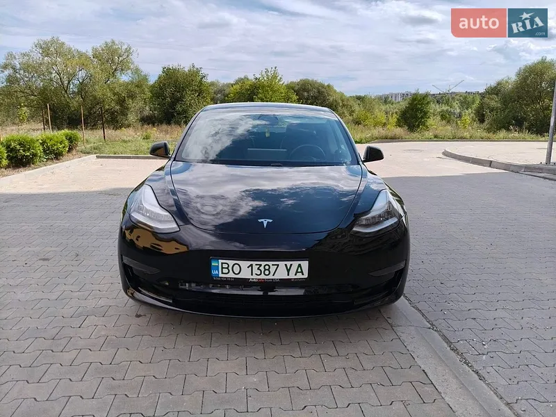 Tesla Model 3 2020