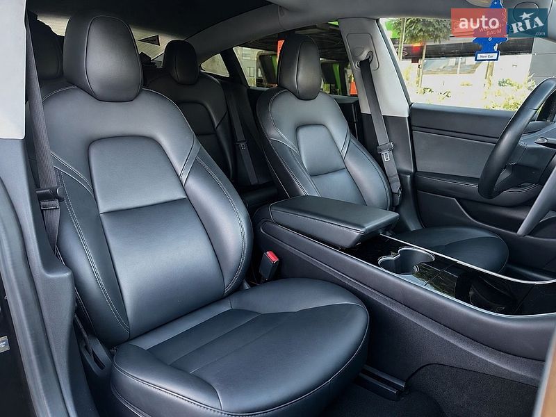 Седан Tesla Model 3 2019 в Луцьку