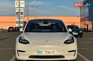 Седан Tesla Model 3 2022 в Киеве