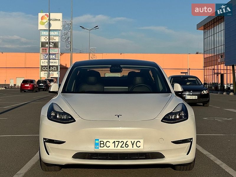 Седан Tesla Model 3 2022 в Киеве