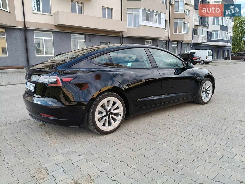 Седан Tesla Model 3 2020 в Івано-Франківську