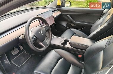Седан Tesla Model 3 2020 в Івано-Франківську