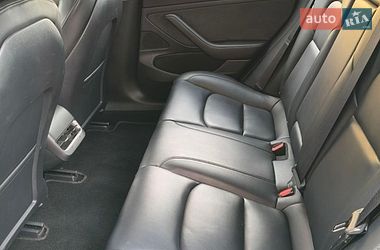 Седан Tesla Model 3 2020 в Івано-Франківську